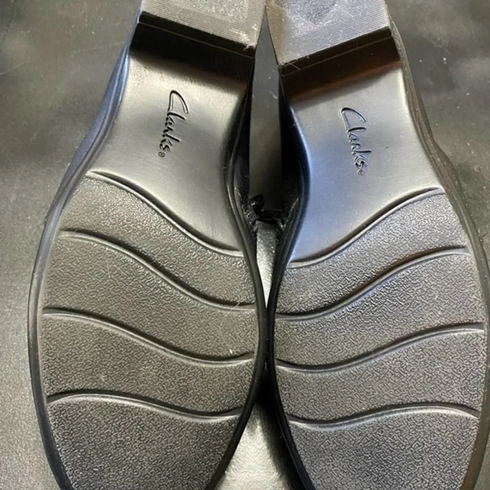 Black‎ Clark’s Booties